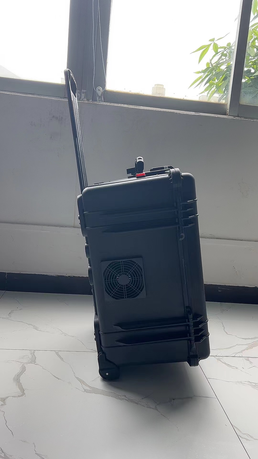 邓州手拉箱型移动通信干扰器